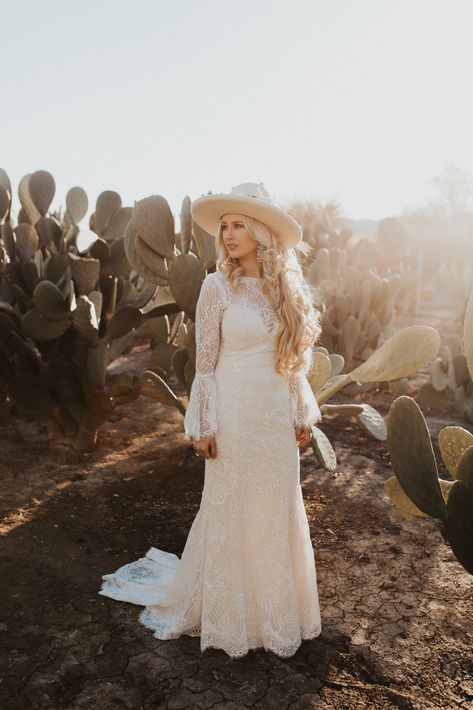 Wild West Wedding Dress, Wedding Dresses For Plus Size, Dresses For Plus Size Women, Dresses For Plus Size, Quick Wedding, Wedding Dress Plus Size, Western Wedding Dresses, Western Wedding, Maybe One Day