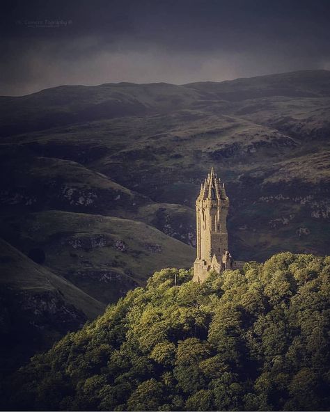 National Wallace Monument, Wallace Monument Scotland, Lucid Dreaming Tips, Wallace Monument, I Was Here, Ray Of Light, Castle Tower, 3d Building, Cathedral Church