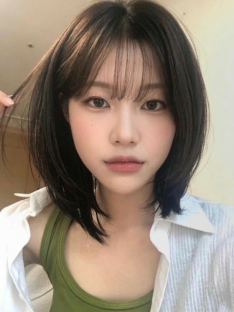 Ulzzang Short Hair, Korean Hair Color, Short Hair Tomboy, Korean Short Hair, Hair Style Korea, Asian Short Hair, Hair Inspiration Short, Hairstyles For Layered Hair, Shot Hair Styles