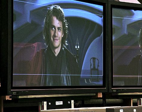 StarWarsFanGirl — anakin-skywalker: Hayden Christensen behind the... Anakin Vader, Revenge Of The Sith, Star Wars Cast, Anakin And Padme, Star Wars Anakin, The Sith, Hayden Christensen, Star Wars Pictures, Star Wars Fandom