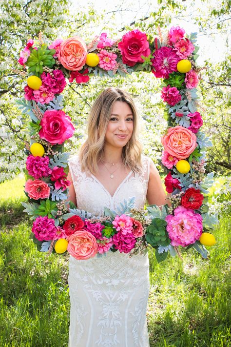 Hawaiian Party Decorations, Fiesta Tropical, Photo Booth Frame, Hawaiian Party, Flower Party, Mexican Party, Floral Frame, Paper Crafts Diy Tutorials, Diy Photo