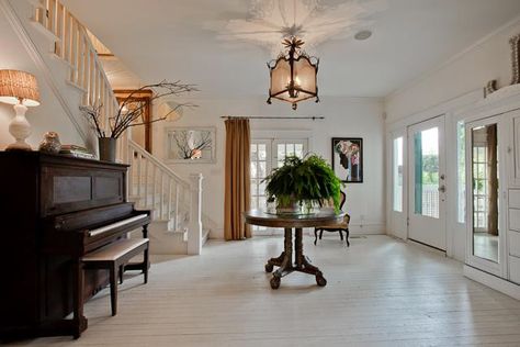 Airy Entryway, Foyer Table Diy, White Foyer, Round Foyer Table, Rustic Foyer, White Floorboards, Traditional Foyer, Foyer Table, New Orleans Homes