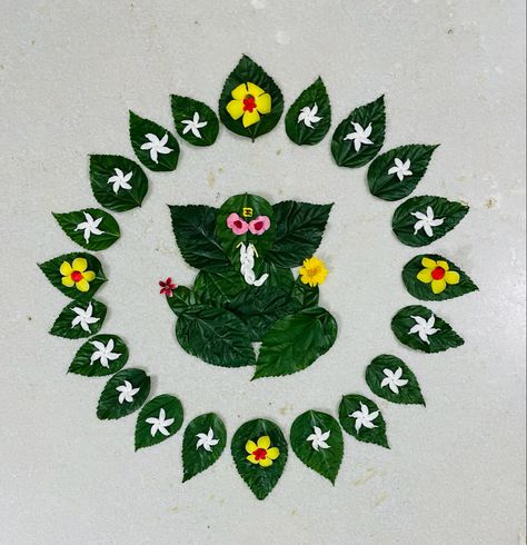 Baby Chathi Decoration, Cultural Decor, Indian Rituals, Floral Rangoli, Vinayaka Chavithi, गणपती बाप्पा, Simple Flower Rangoli, Buddha Painting Canvas, Diwali Design