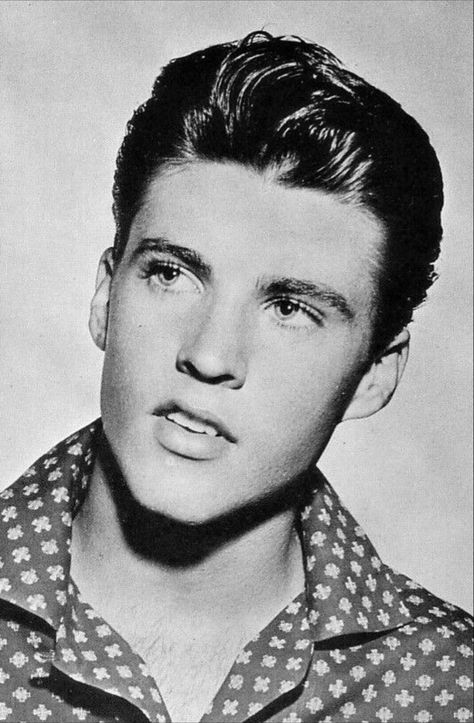 1950s Celebrities, Rick Nelson, 50s Aesthetic, Finest Men, Ricky Nelson, Young Elvis, Angels Beauty, Hollywood Men, Oldies Music