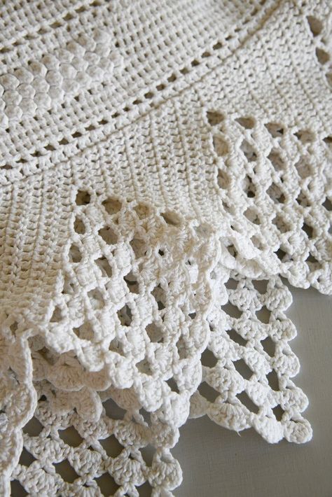 Romantic Wedding Shawl Beachy Lace Cover-up Vintage Bed Frame, Magic Crochet, Step By Step Crochet, Crochet Bedspread, Crochet Lace Pattern, Cotton Bedspread, Vintage Bed, Wedding Shawl, Blanket Patterns