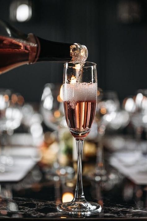 Champaign Glass Aesthetic, Champagne Celebration Aesthetic, Champagne Pouring Aesthetic, Nails Aesthetic Wallpaper, Drinking Champagne Aesthetic, Sparkling Wine Aesthetic, Pink Nails Aesthetic, Bedroom Wallpaper Aesthetic, Nails Wallpaper