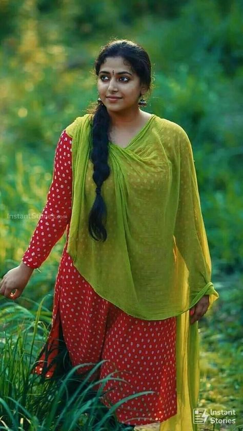 Anu Sitara, Anu Sithara, Indian Photoshoot, Indian Models, The Void, Whatsapp Dp, Indian Beauty Saree, India Beauty, Desi Beauty