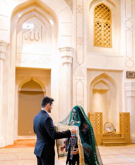 Nikah Ideas, Dubai Instagram Pictures, Afghan Wedding Dress, Nikah Decor, Afghan Culture, Afghani Clothes, Afghan Wedding, Henna Night, Afghan Girl