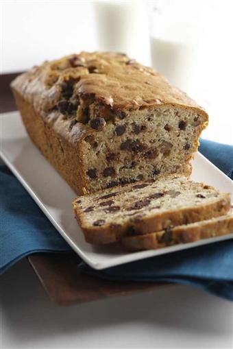 Banana Bread with Chocolate Chips, Argo & Kingsford's Corn Starch Date Bread, Chocolate Chip Banana Bread Recipe, Make Banana Bread, Chocolate Banana Bread, Chocolate Chip Banana Bread, Kraft Recipes, Hershey Chocolate, Recipe Blog, Banana Chocolate Chip