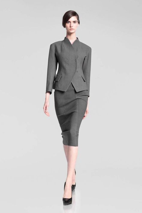 Work Must Haves, Dona Karan, Female Suits, Nice Suits, Hotel Uniform, Work Chic, Business Suits, Pre Fall Collection, Women's Suits