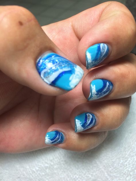 Ocean Nail Designs Simple, Waves Nail Art, Wave Nail Design, Nails Emerald, Ocean Nail Art, Short Nail Art, Ocean Nails, Wave Nails, Summer Pedicure