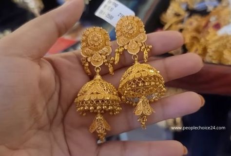 9 Traditional Jhumka Designs to Try 2022 New Jhumka Designs Gold, Gold Earring Designs Indian, Jhumka Gold Design, Earing Designs Gold For Wedding, Bridal Jhumkas Gold, Gold Earrings Designs Jhumka, Golden Jhumkas Indian Designers, Jhumka Designs Gold Indian, Unique Gold Jhumka Designs