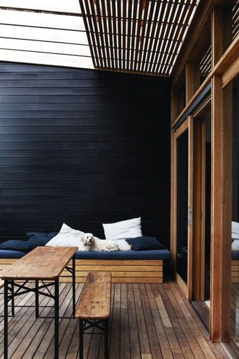 black wood terrace Minimal Interior Design, Wooden Deck, Nate Berkus, Minimalism Interior, Outdoor Rooms, Black Walls, Outdoor Design, Design Case, 인테리어 디자인