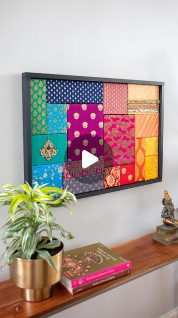 Embroidery On Fabric Print, Patchwork Painting Art, Framed Saree Fabric, Diy Frames For Paintings, Ideas For Frames Diy Projects, Fabric Frames Diy, Fabric Scrap Wall Art, Old Fabric Ideas, Framing Ideas For Paintings