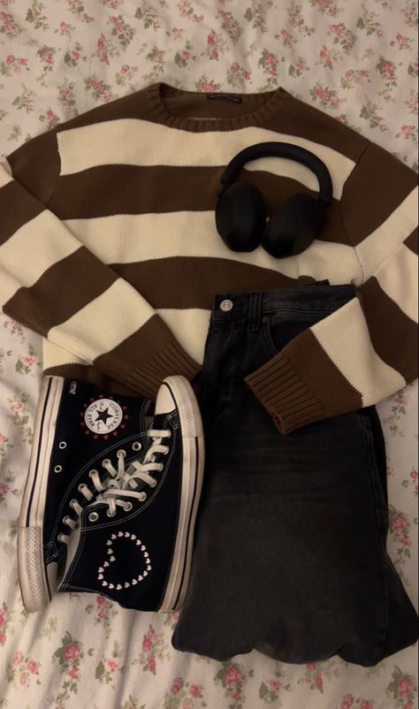 School Outfit Ideas Aesthetic, Aesthetic High School Outfits, Highschooler Outfits, Highschool Stereotypes Outfits, Green Outfits For School, Cute Outfits Fall School, Grunge Outfits School, Aesthetic School Outfits Highschool, Fashion College Aesthetic