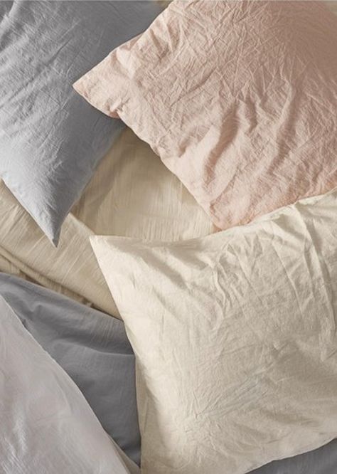 7 Brands With Dreamy (And Affordable!) Linen Sheets // The Good Trade // #linensheets #linen #bedsheets #conscioushome #sustainableliving #homedecor Beautiful Bed Designs, Simple Bed Designs, Eco Friendly Bedding, Organic Bedding, Linen Sheet Sets, Simple Bed, Percale Sheets, Sheet Sets Full, Linen Sheets