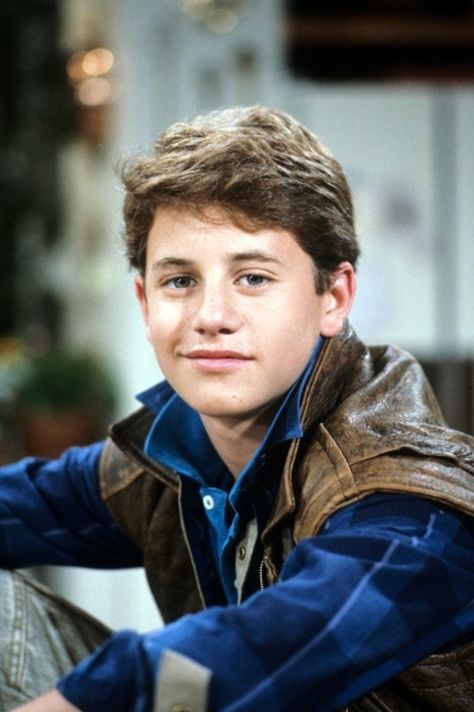 Kirk Cameron on the set of Growing Pains in 1985 Kurt Cameron, 90s Boys, Swiss Family Robinson, Kirk Cameron, Father Knows Best, Walk Down Memory Lane, Child Star, 80s Tv, Cameron Bure