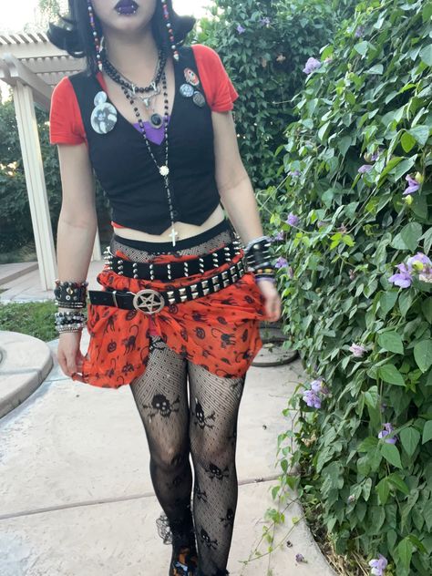 Colourful Alt Outfits, Colorful Alt Outfits, Perky Goth Outfits, Junk Punk, Perky Goth, Girly Punk, Cherie Currie, Kei Fashion, Arte Punk