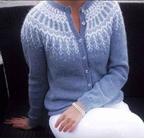 Beautiful and VERY popular Norwegian "retro" cardigan! Fair Isle Cardigan Knitting Pattern, Norwegian Knitting Designs, Norwegian Clothing, Colorwork Knitting Patterns, Retro Cardigan, Cardigan Sweater Pattern, Norwegian Knitting, Retro Cardigans, Machine Knit