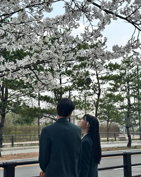 Sanha and joowon (jung chaeyeon and hwang inyeop) family by choice kdrama Hwang In Yeop And Jung Chae Yeon, Family By Choice, Kdrama Love, Hwang Inyeop, Swag Pics, Korean Drama Romance, Phone Rings, So Min, In Yeop