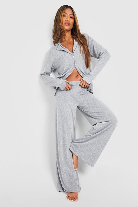 Womens Jersey Knit Wide Leg Pj Pants - Grey - 12 - 0Style: Loungewear BottomsFabric: Jersey Grey Lounge Wear Outfit, Skater Outfit, White Pajamas, Nighttime Routine, Loungewear Outfits, Teen Outfits, Women's Pajamas, Nightwear Women, Fresh Linen