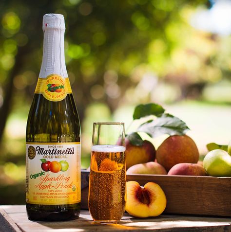 Martinelli's Sparkling Apple-Peach Internal Decoration, Sparkling Grape Juice, Mocktail Drinks, Pear Cider, Food Nutrition Facts, Sparkling Juice, Frozen Hot Chocolate, Baby Moses, Sparkling Cider