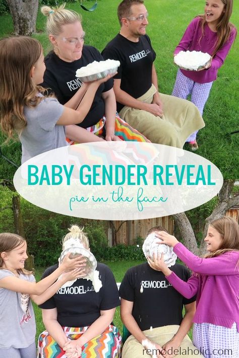 Sibling Gender Reveal, Pie In The Face, Blue Pie, Simple Gender Reveal, Creative Gender Reveals, Gender Reveal Video, Twin Gender Reveal, Halloween Gender Reveal, Gender Reveal Unique