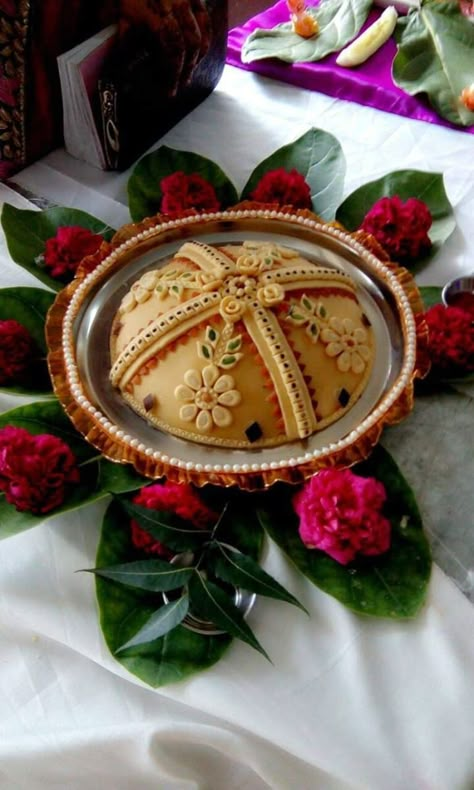 Satu Teej Decoration, Satu Decoration Ideas, Teej Pinda Decoration Ideas, Jaggery Decoration For Wedding, Jaggery Packing Ideas For Wedding, Teej Festival Packing Ideas, Teej Decorations, Sattu Decoration Ideas, Teej Festival Decoration Ideas