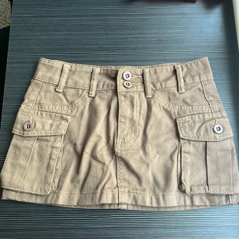 Perfect Condition Never Worn Brown Cargo Skirt, Amazon Skirts, Cargo Skirt, Halloween Costume, Skirt, Halloween, Women Shopping, Quick Saves, Color