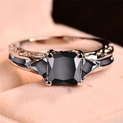 Black Sapphire Ring, Rose Gold Bridal Jewelry, Crystal Engagement Rings, Ring Party Jewelry, Elegant Wedding Rings, Retro Fashion Women, Princess Cut Gold, Black Sapphire, Trendy Ring