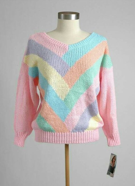 Pastel 80s jumper 1980s Fashion Trends, 80s Fashion Trends, Piskel Art, Mode Kawaii, Fashion 80s, 80s And 90s Fashion, Pastel Fashion, 1980s Fashion, Mode Vintage