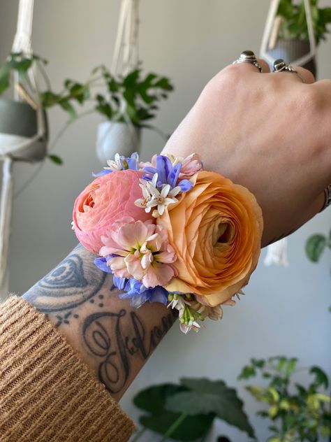 Peach Corsage Prom, Spring Corsage Wedding, Wildflower Wrist Corsage, Colorful Wrist Corsage, Colorful Prom Corsage, Colorful Corsage And Boutonniere, Whimsical Corsage, Bright Corsage, Pastel Corsage