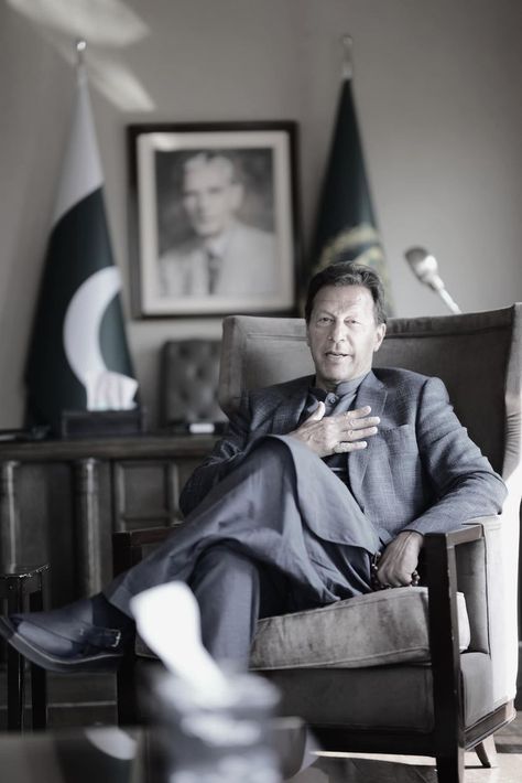 Good times are knocking at our doors and Pakistan is heading towards its destination. The new Pakistan will charge ahead leaving the competition far behind like always. 🇵🇰🇵🇰 #PMIK Imran Khan Pics For Dp, Imran Khan Wedding, Pti Pakistan, Imran Khan Pic, Kameez Design, Imran Khan Photos, Imran Khan Pakistan, Pic Edit, All Apple Products