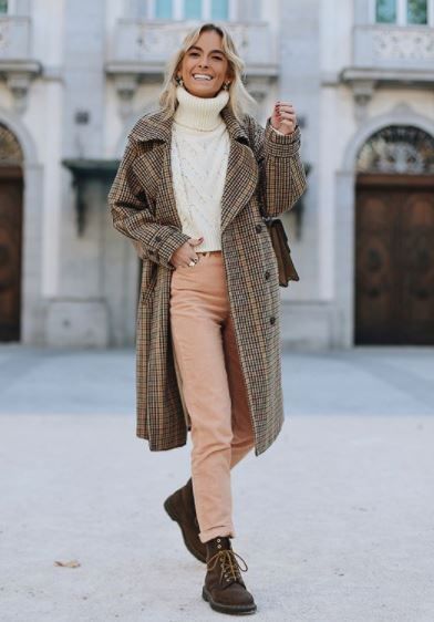 Light Brown Jeans Outfit, Brown Dr Martens Outfit, Dr Martens Brown Boots, 1460 Crazy Horse, Doc Martin Outfits, Brown Jeans Outfit, Light Brown Jeans, Brown Boots Outfit, Dr Martens Outfit