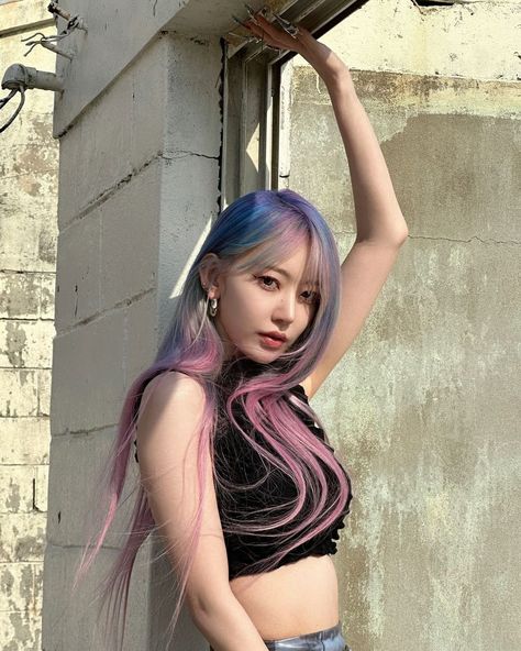 Wallet Art, Sakura Miyawaki, Miyawaki Sakura, Angel Dress, Hair Color Blue, Dress Hats, Tank Top Hoodie, Purple Hair, Kpop Girl Groups