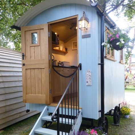 Shepherds Huts, Shepherd Hut, Fairy Tale Cottage, Hut House, Shepherds Hut, Country Lifestyle, Casa Container, Camper Ideas, Tiny Cabin