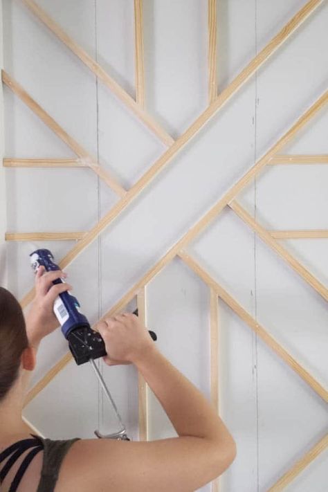 How to Build a Wood Trim Accent Wall Geometric Wall Trim, Geometric Wall Paneling, Wall Design Geometric, Easy Murals To Paint, Easy Murals, Wood Trim Accent Wall, Geometric Wall Design, Trim Accent Wall, Paint Design Ideas