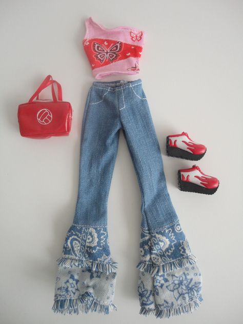 Barbie Fashion Avenue Beat Street CD2002 #B3487 Barbie Fashion Avenue Clothes, Barbie Fits, Y2k Barbie, Beat Street, Barbie Playsets, Neat Casual Outfits, Custom Barbie, Barbie Doll Set, Barbie Wardrobe