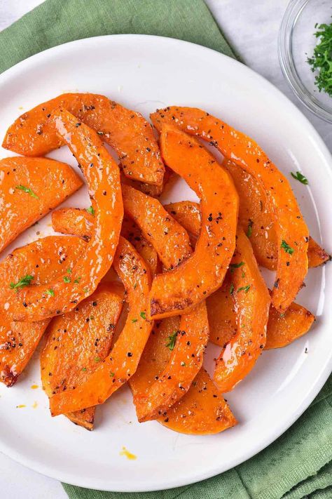 Honeynut Squash Roasted Honeynut Squash, Honeynut Squash, Recipe Air Fryer, Winter Squash Recipes, Vegetarian Italian, Baked Squash, Squash Recipe, Best Party Food, Vegetarian Cabbage