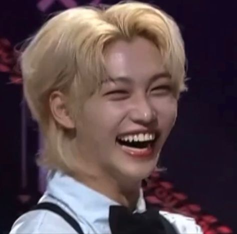 Lee Felix Laughing, Lee Felix Eating, Felix Smirking, Felix Laughing, Natalie Core, Kids Spa, Felix Lee, Smile Teeth, Palaye Royale