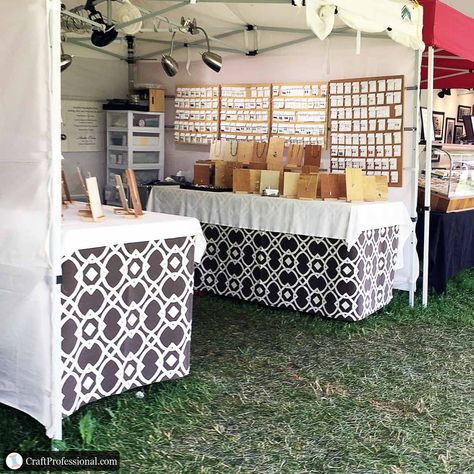 Craft show tables with black and white table coverings Craft Shows Set Up, Product Display Table, Vendor Table Display Ideas, Craft Table Display, Craft Show Table, Craft Booth Design, Diy Study Table, Craft Fair Table, Booth Table