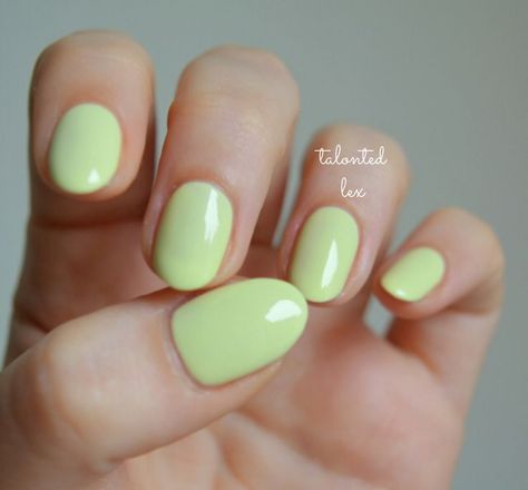 'Chillato' from the essie 'Peach Side Babe' summer 2015 collection. Pale green/ lemon nails. Lime Nails, Dior Nail Polish, Lime Green Nails, Lemon Nails, Emerald Nails, Holloween Nails, Magic Dust, Green Lemon, Peach Nails