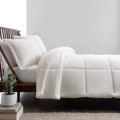 Check out this Super Cute Ugg Bedding Set Ugg Comforter, Bedroom Accents, Brian Smith, King Size Blanket, Queen Size Comforter, King Size Comforters, Queen Size Blanket, White Comforter, Reversible Comforter