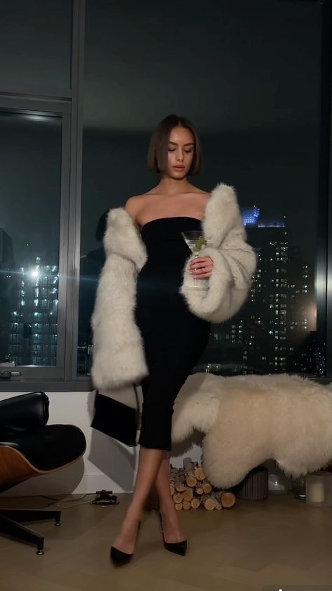 I fell in love, his name is New York. | Instagram Day Dinner Outfit, Outfit Dia, New York Instagram, Class Outfit, Going Out Looks, Valentines Day Dinner, Dress Attire, Dinner Outfit, Dinner Outfits