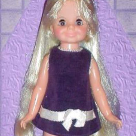 Velvet. I loved this doll. She had a big knob on her back that you could turn to make her hair short or long. Lavender Eyes, Nostalgic Things, 1970s Dolls, Velvet Dolls, Crissy Doll, Kids Memories, Wonder Years, Nostalgic Toys, Page One