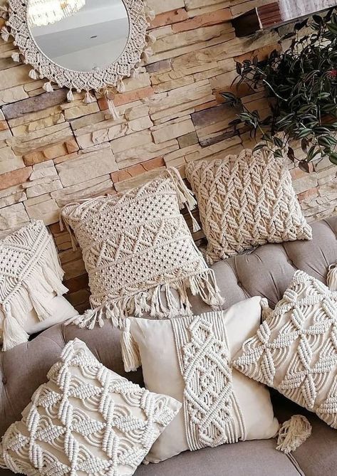 Macrame Pillow Cover Diy, Diy Cushion Covers, Macrame Pillow, Pola Macrame, Macrame Runner, Macrame Knots Tutorial, Macrame Knots Pattern, Crochet Cushion Cover, Crochet Home Decor