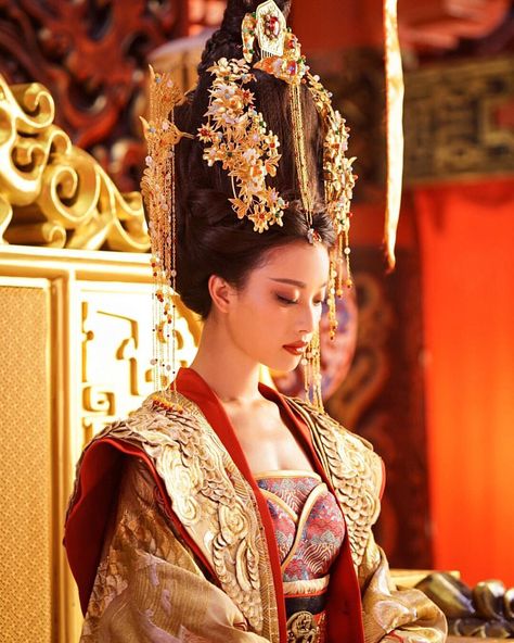 倪妮工作室ninistudio på Instagram: “#倪妮 #NiNi #Captainmiao #China #Celebrity #Actress #ChineseActress #Beauty #Beautiful #TheWarriorsGate #勇士之门 #Film #Movie #2016” China Celebrity, Chinese Historical Fashion, Asia Culture, Empress Dress, Chinese Empress, Asian Characters, Empress Of China, Celebrity Actress, Ancient Dress