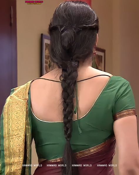 Divyanka Tripathi Hot, Bonnie Francesca Wright, Divyanka Tripathi Saree, Yoga Sculpt, Divyanka Tripathi, Indian Drama, Actress Pics, Beautiful Saree, India Beauty