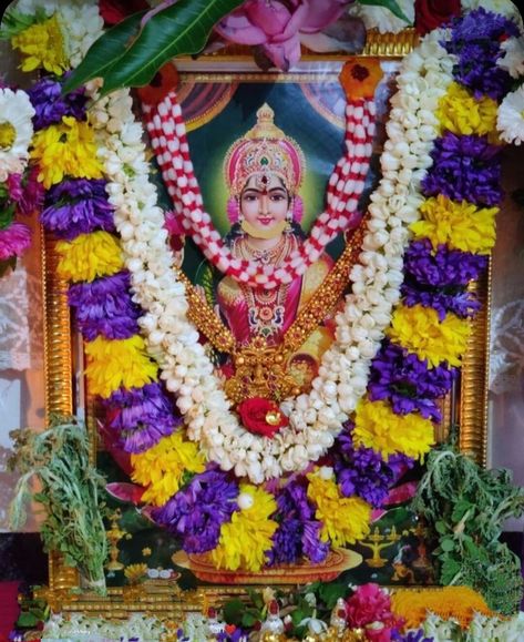 Laxmi Pooja, Flower Garland Diy, Varalakshmi Vratham, Flower Crafts Kids, Home Flower Decor, Pooja Decoration, Diy Floral Decor, Hindu Rituals, Pooja Items