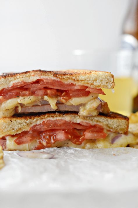 Irish Toasted Special - Simply Scratch Irish Grilled Cheese, Winter Sandwiches, Ham And Cheese Toastie, Burgers Recipes, Fried Ham, Irish Cheddar, Sandwiches Recipes, Sandwhich Recipes, Sliced Tomatoes